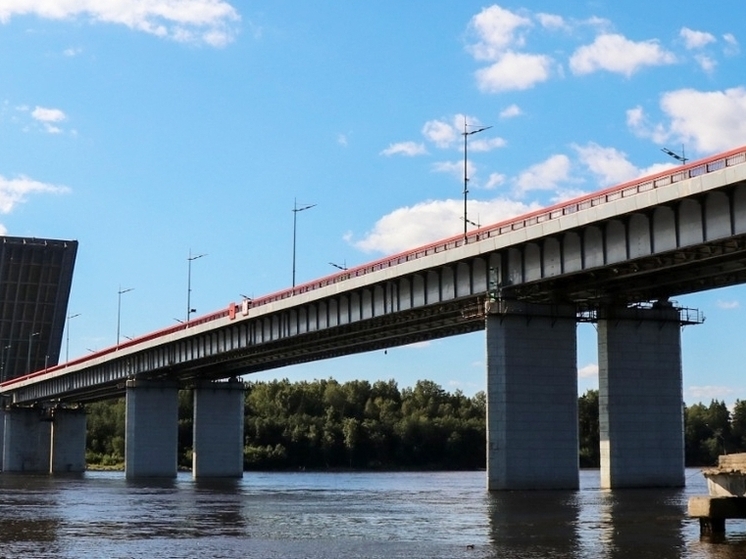 На Ладожском мосту с 19 сентября перекроют одну полосу из-за ремонта