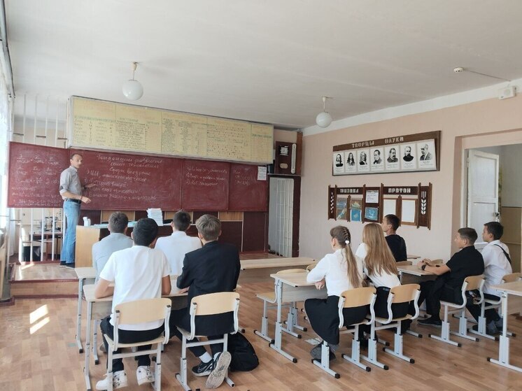 Три педагога приступили к работе в ДНР в рамках программы "Земский учитель"