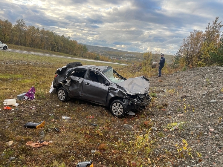 В Кольском округе автомобиль слетел в кювет и перевернулся