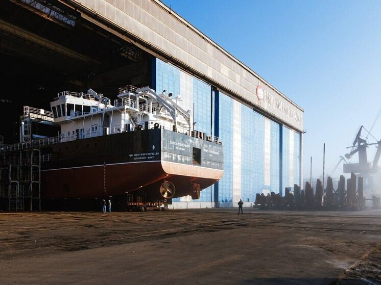 ОСК спустила на воду в Нижнем сухогруз проекта RSD59 (река-море)