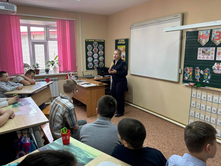 Госавтоинспекторы НАО провели профилактическое занятие с детьми