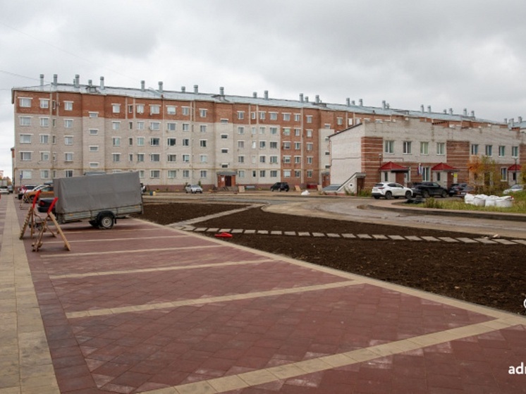 В Нарьян-Маре на Матросова завершили укладку бетонных тропинок