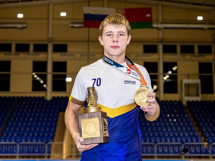 Смоленский борец Артем Степочкин выиграл "Золотую Борцовку"