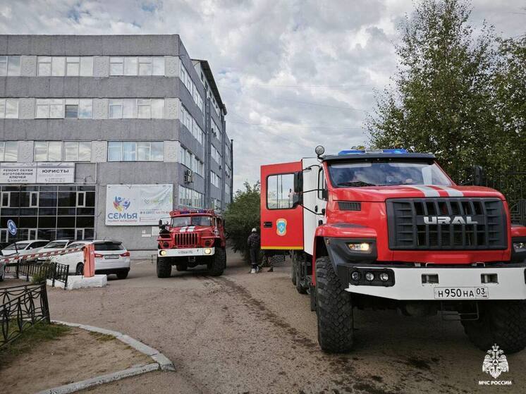 В Улан-Удэ горящее масло на плите кафе заставило 55 человек  покинуть экс-Дом быта