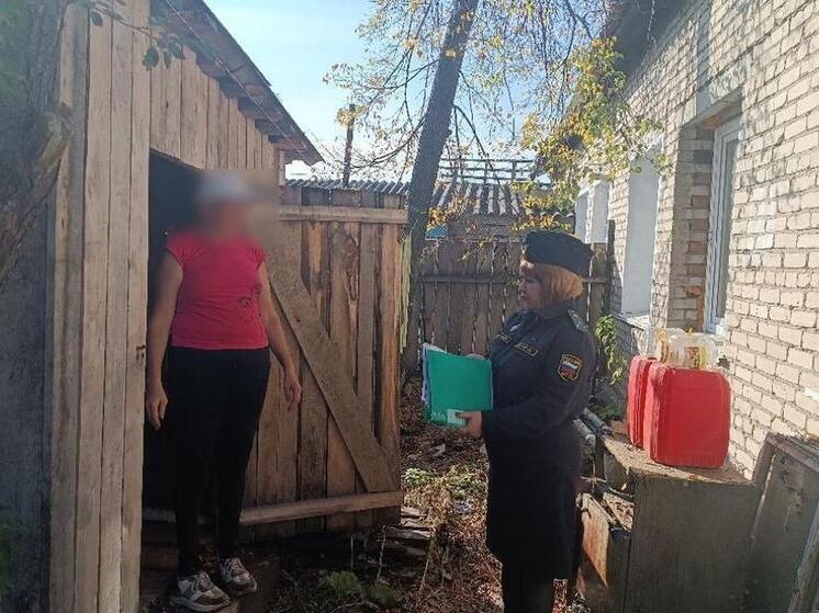 Приставы нашли скрывавшуюся от алиментов мать в сарае в Новосибирске