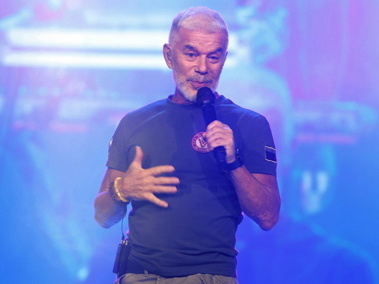 Oleg Gazmanov è preoccupato che le vecchie canzoni stiano riacquistando popolarità.