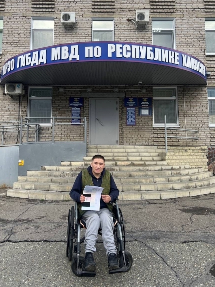 Еще один ветеран СВО из Тувы получит автомобиль с ручным управлением