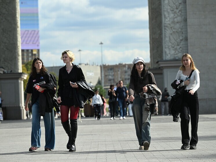 В Москве половина девушек считают устаревшей идею «успеть выйти замуж до 30 лет»