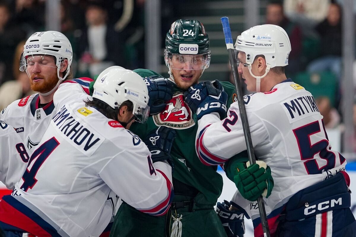 Казанский «Ак Барс» потерпел третье домашнее поражение подряд и опустился на предпоследнее место на Востоке.