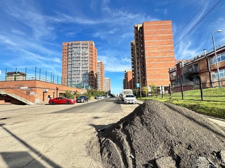 Ремонты дворов идут в округах депутатов думы