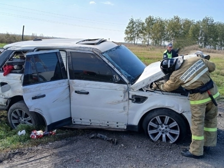 Три человека пострадали в ДТП с «Вестой» и Land Rover в Самарской области