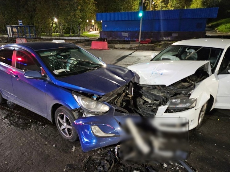 В Мурманске в результате столкновения Hyundai и Audi пострадал человек