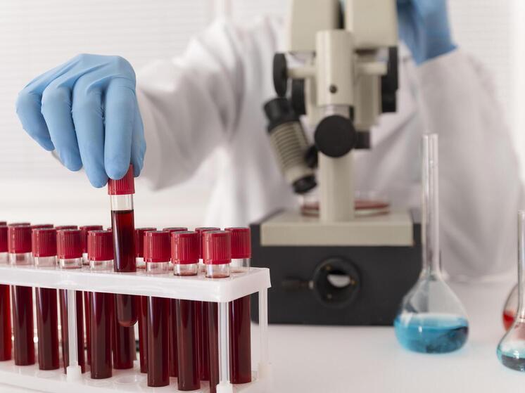 Ученые назвали количество людей на планете с «золотой кровью»