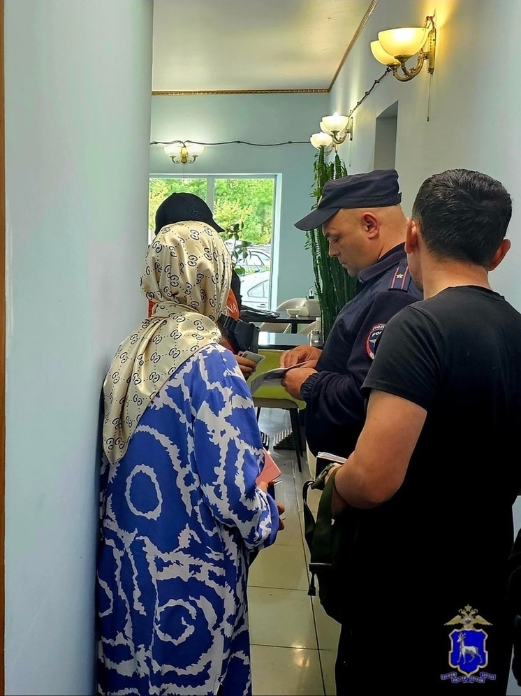 В Самаре  48-летняя женщина организовала фиктивную регистрацию 45 иностранцев