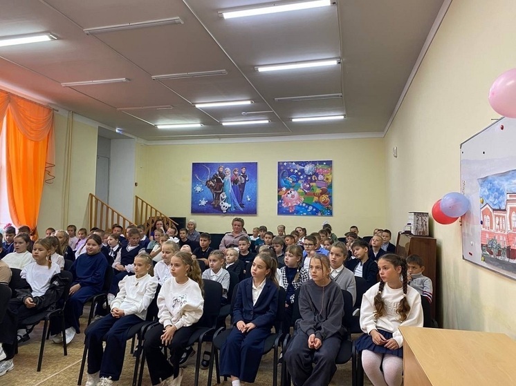 Госавтоинспекция провела урок безопасности для школьников в Рославле