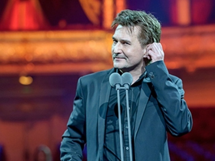 На прощание с умершим в начале августа Юрием Бутусовым пригласили всех желающих