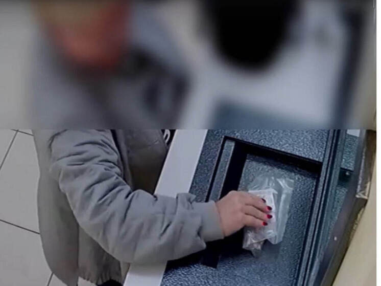 В Йошкар-Оле сотрудник ломбарда спас пенсионерку от мошенников