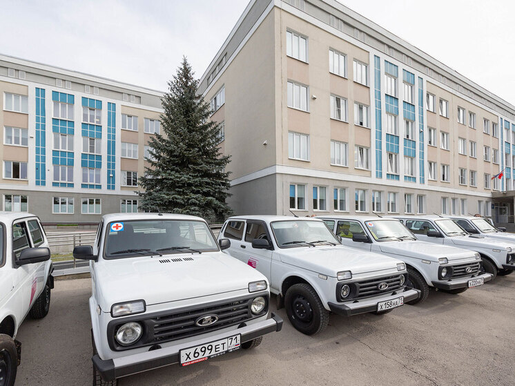 В Тульской области ФАПы получили новые служебные автомобили