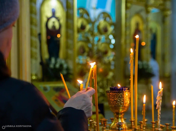 В РПЦ ответили, возможен ли брак крестных родителей одного ребенка