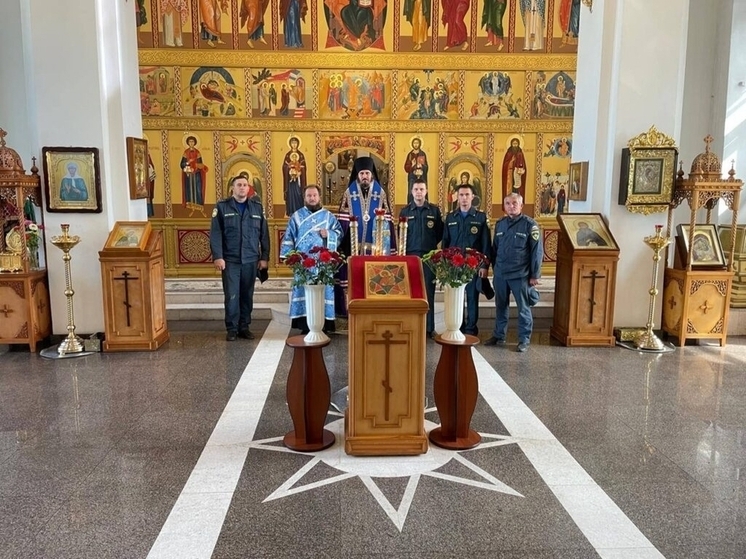 В Воскресенском кафедральном соборе прошел молебен перед образом Пресвятой Богородицы «Неопалимая Купина»