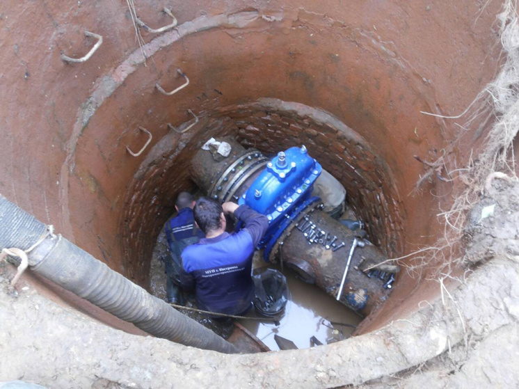 Жителям восьми костромских улиц стоит сделать запас питьевой воды на завтра