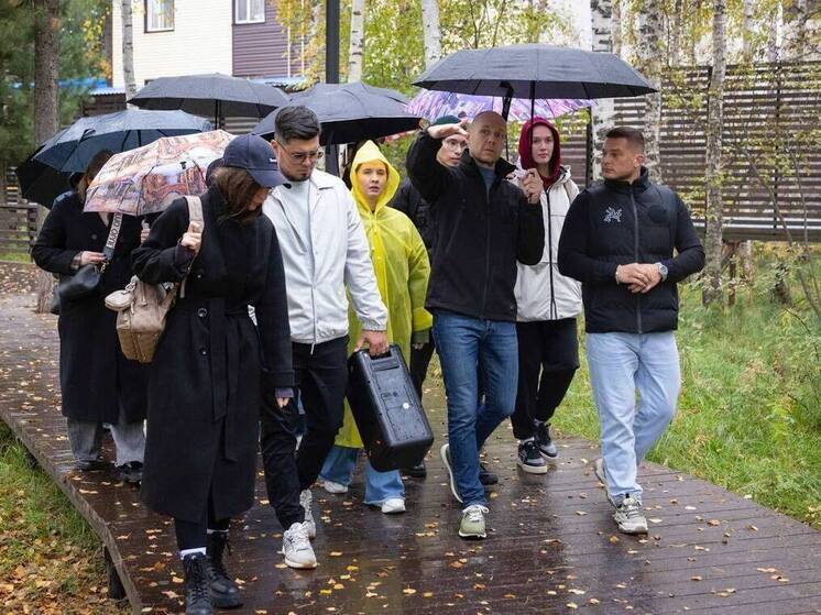 Молодежь Тарко-Сале «накидала» Трапезникову идей по обустройству спортобъектов