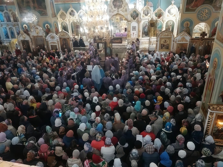 В Новосибирск прибыл священный ковчег с мощами Патриарха Тихона
