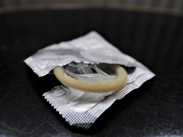 Правозащитники предлагают ограничить продажу контрацептивов для супружеских пар