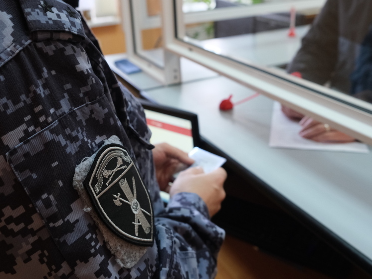 Смоленские росгвардейцы за неделю  проверили более 125 владельцев оружия