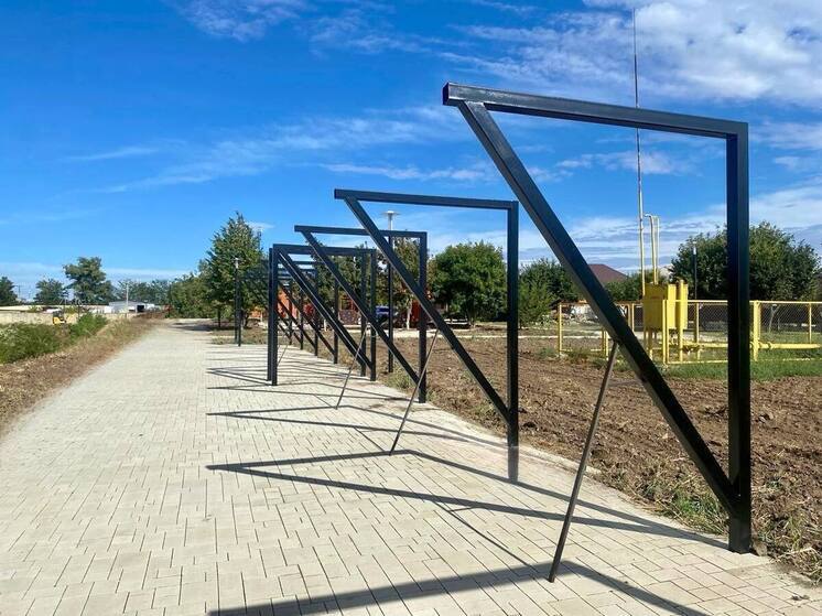 В Усть-Лабинске обновляют сквер на Красноармейской