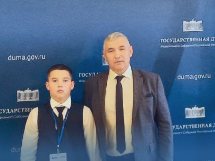 Школьник из тюменского села покорил Госдуму роботом-манипулятором