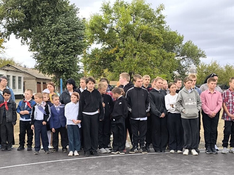 Сотрудники УФСБ привезли подарки воспитанникам коррекционной школы в Ровеньковском округе