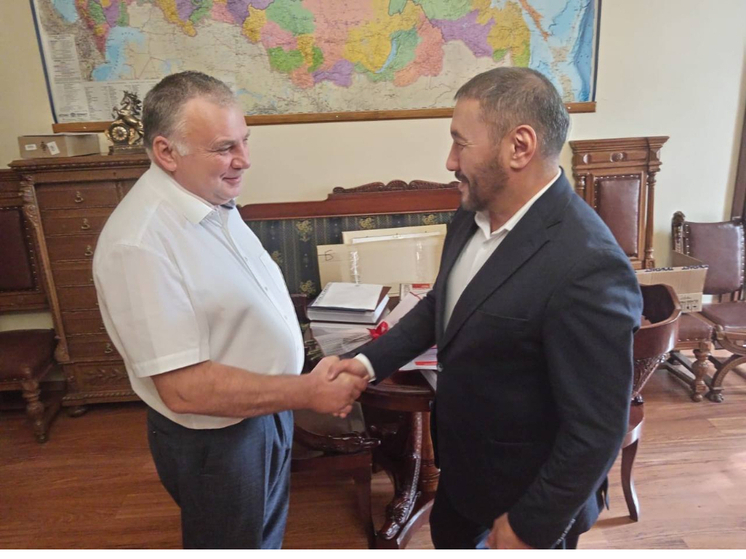 Ректору одного из российских университетов вручили награду за заслуги перед Республикой Карелия