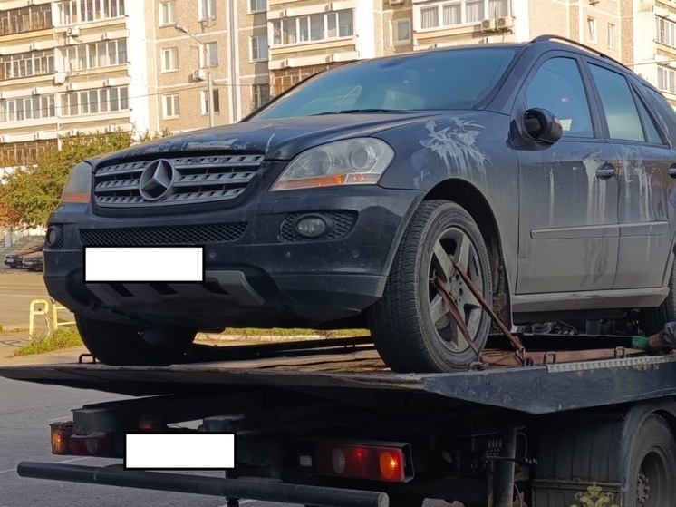 Арестовали Mercedes екатеринбуржца, накопившего штрафов на 400 тысяч рублей