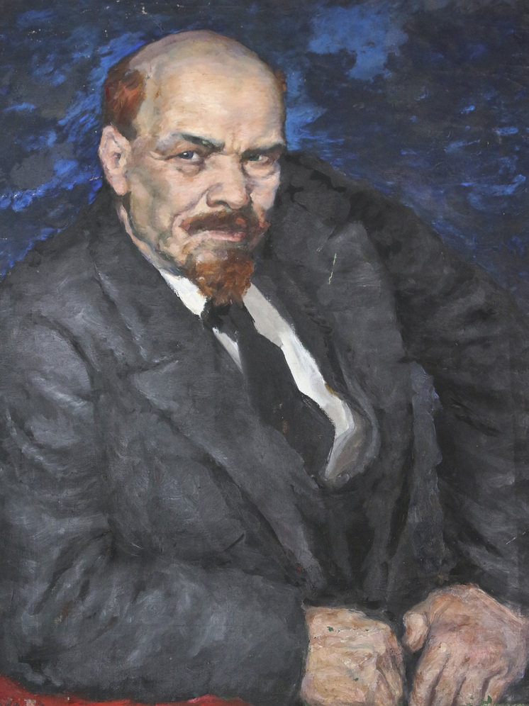 В селе под Белгородом заменили памятник Ленину на скульптуру птицы