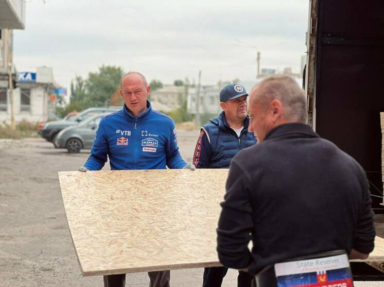 Татарстан свыше трех тонн гумпомощи доставил в Приволье под Лисичанском
