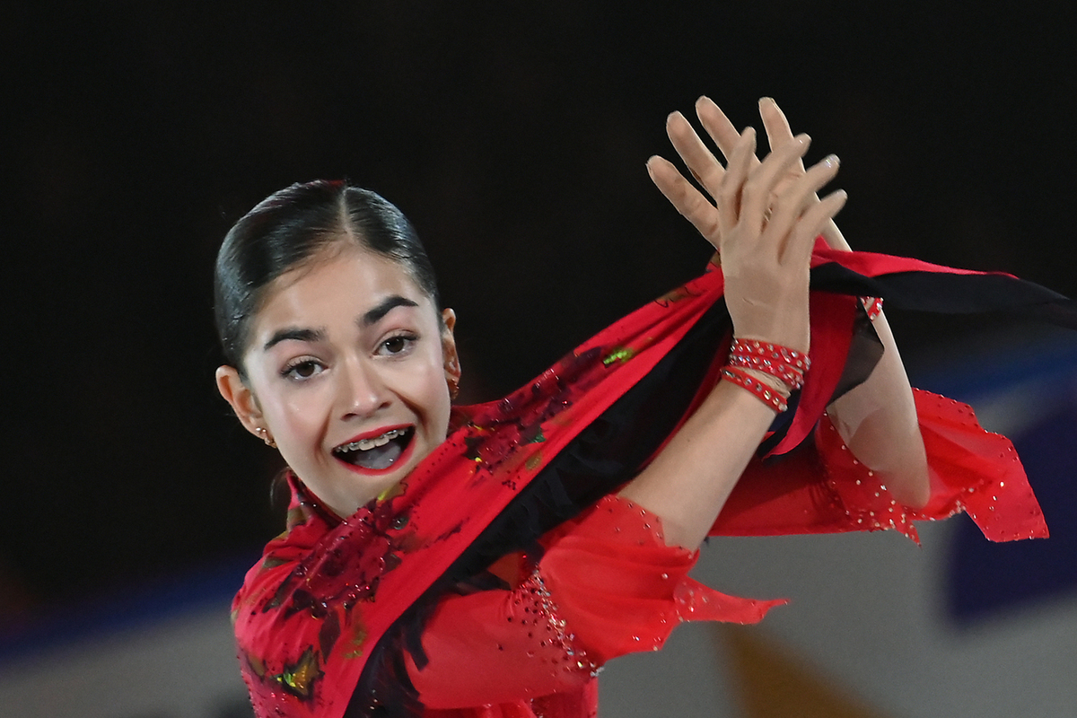 Российская фигуристка занимает первое место после короткой программы на олимпийском отборочном турнире.