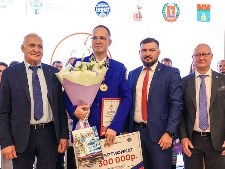 Водитель трамвая из Волгограда стал лучшим на конкурсе в России