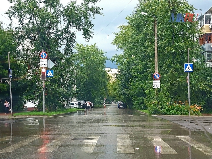 Боровчанам напомнили, что площадь остаётся только для пешеходов