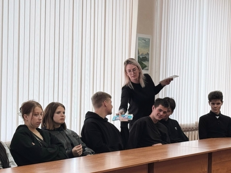 Администрацию Онежского округа с экскурсией посетили ученики 10 класса