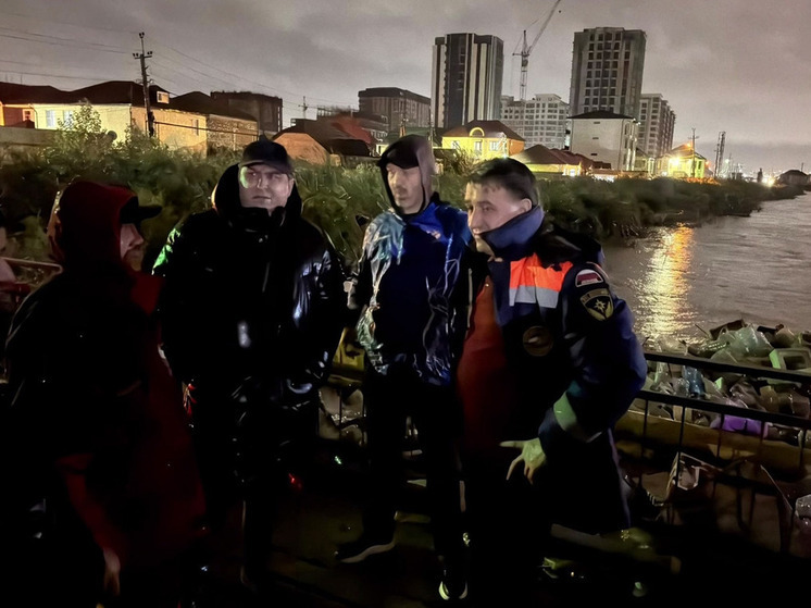 Власти Махачкалы перевели все службы на круглосуточный режим из-за подтоплений