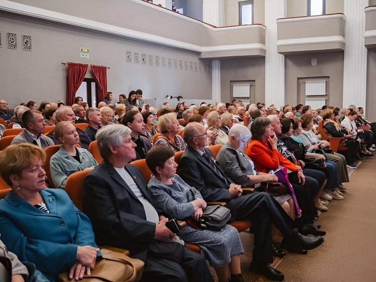 Активисты молодежных объединений разных лет встретились в центре «Патриот»