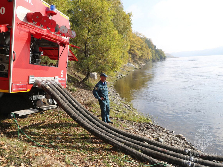 В Хакасии прошли масштабные учения спасательных служб у реки Енисей