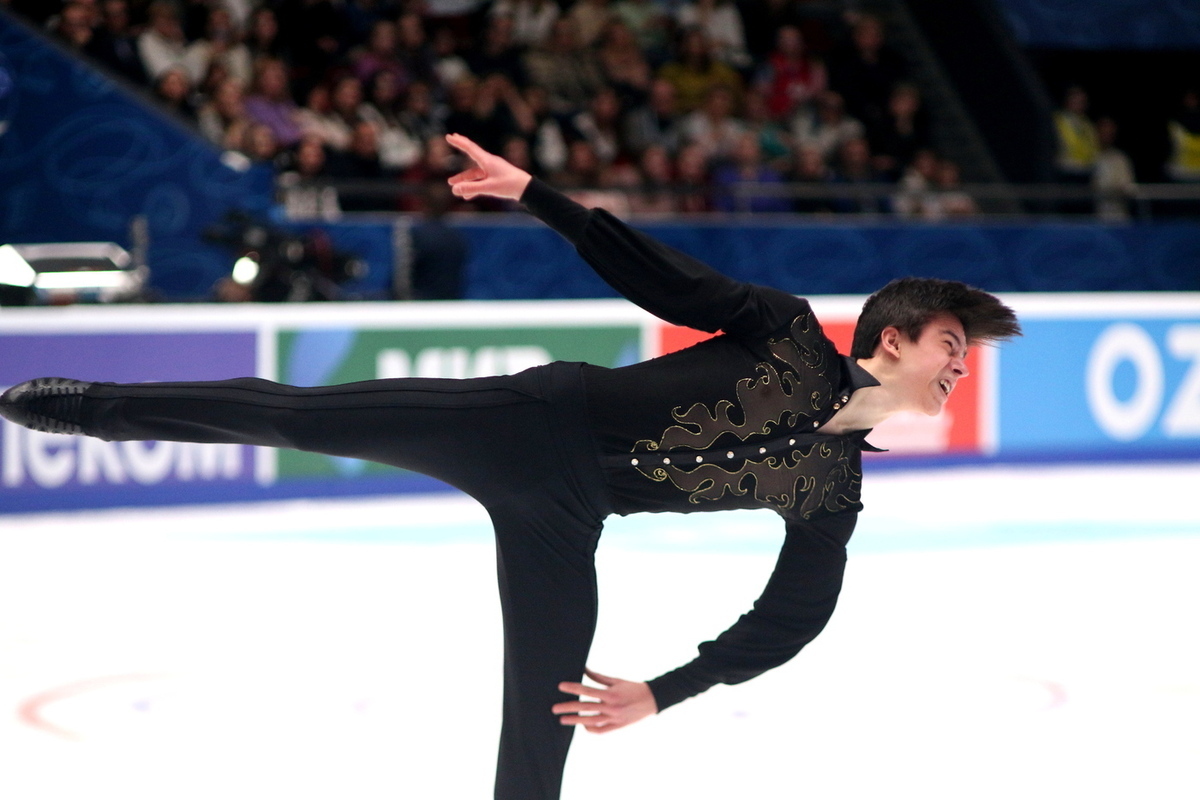 Российский фигурист лидирует на олимпийском отборочном турнире в Пекине