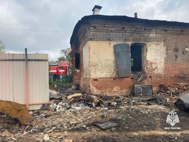 Пламя поглотило дом в Тамбовской области: двое погибли этой ночью