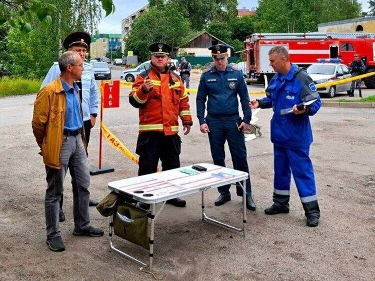 В Приозерске сотрудники МЧС провели практическое занятие