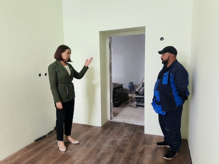 Библиотеку имени Достоевского в Старой Руссе отремонтируют до 30 сентября