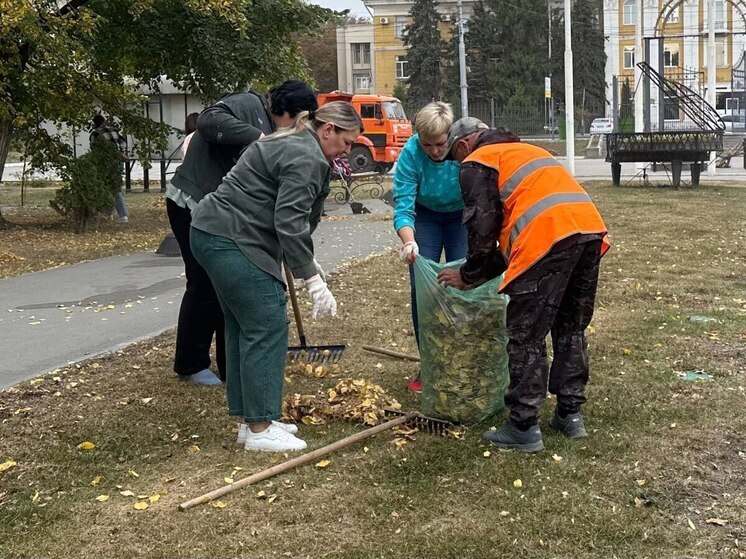 В общегородском субботнике приняли участие более 6 тысяч саратовцев