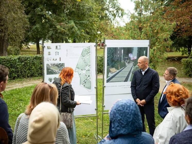 Сергей Котляров обсудил с курянами благоустройство сквера на улице Интернациональной