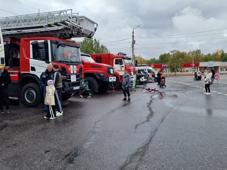 В Мончегорске прошла выставка спецтехники